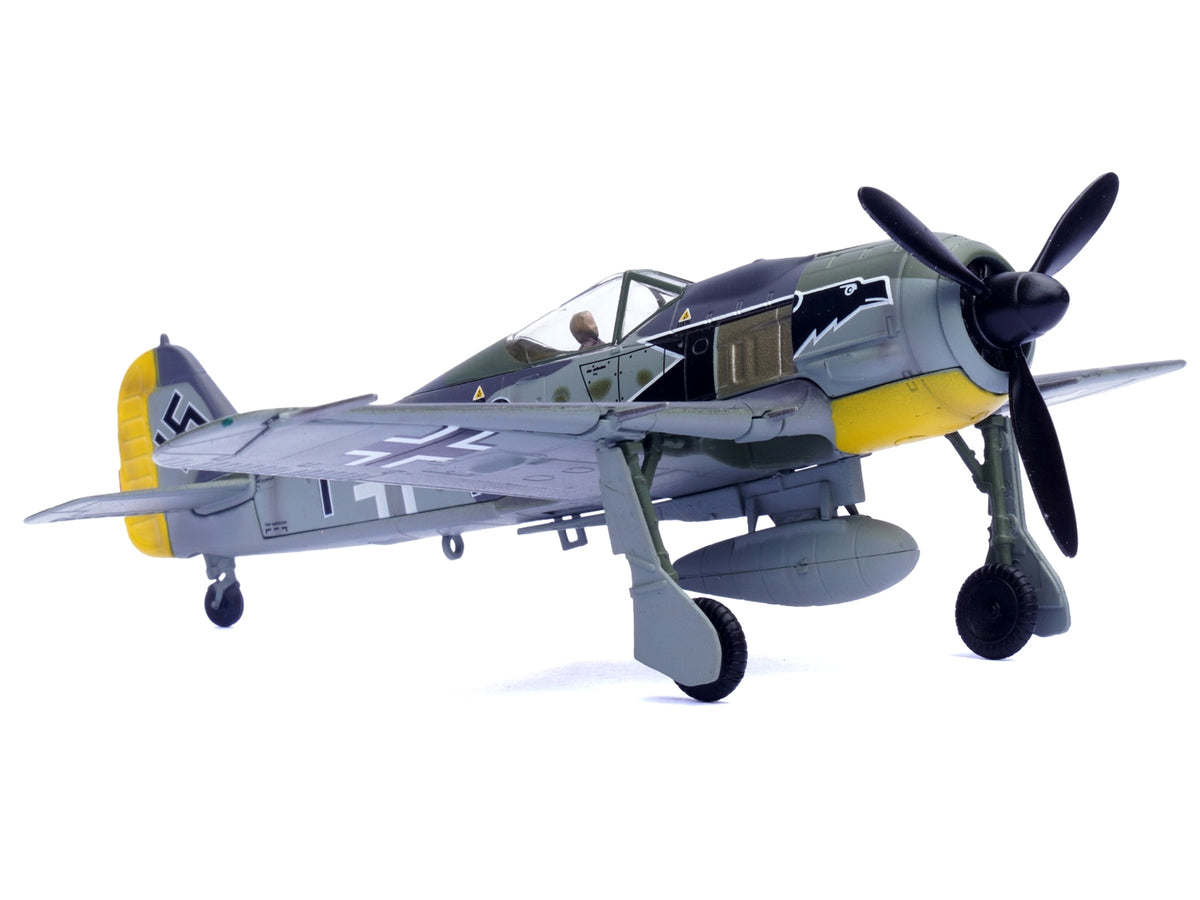 Focke-Wulf Fw 190A Aircraft "Black 13 8./JG 2 Richthofen France" (1943) German Luftwaffe 1/72 Diecast Model Airplane by Legion
